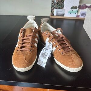 Adidas Women’s 9.5 Brown Suede Samba Sneakers